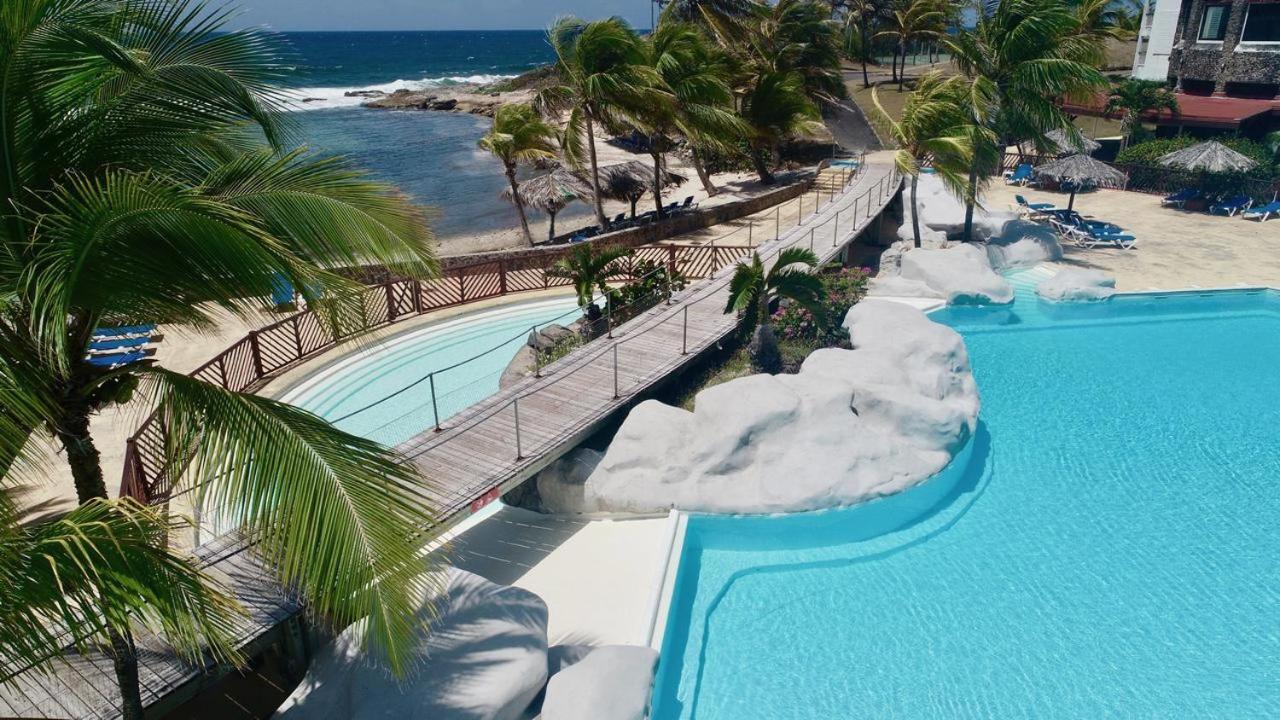 Tres Bel Appartement Avec Vue Mer, Acces Direct A La Plage Et Piscine Surveillee Saint-Francois  Zewnętrze zdjęcie