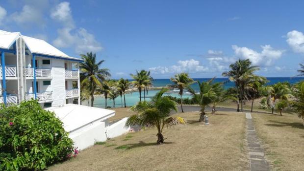 Vue Mer & Acces Direct A La Plage Avec Magnifique Piscine Surveillee Par Un Maitre Nageur Saint-Francois  Zewnętrze zdjęcie