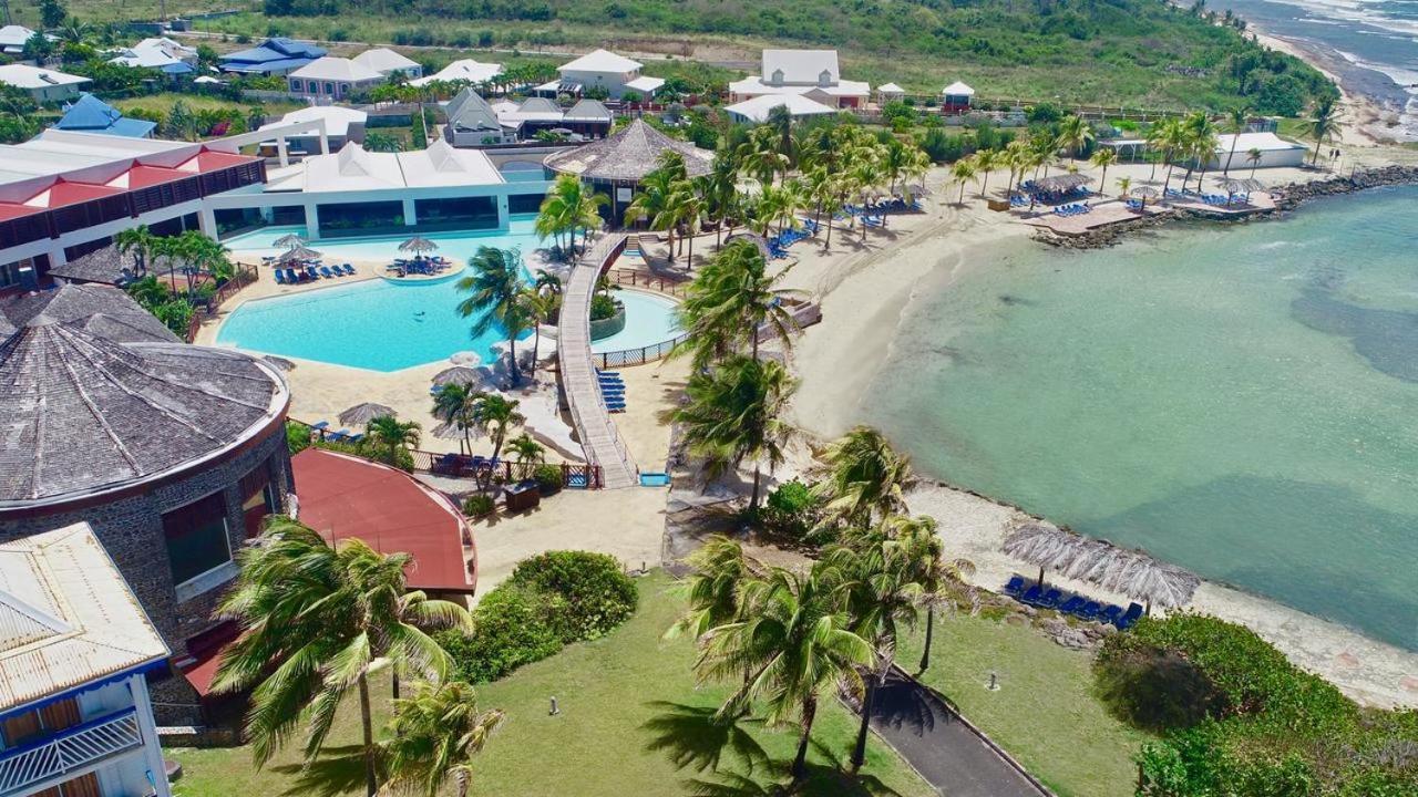Tres Bel Appartement Avec Vue Mer, Acces Direct A La Plage Et Piscine Surveillee Saint-Francois  Zewnętrze zdjęcie
