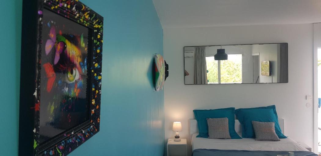 Tres Bel Appartement Avec Vue Mer, Acces Direct A La Plage Et Piscine Surveillee Saint-Francois  Zewnętrze zdjęcie