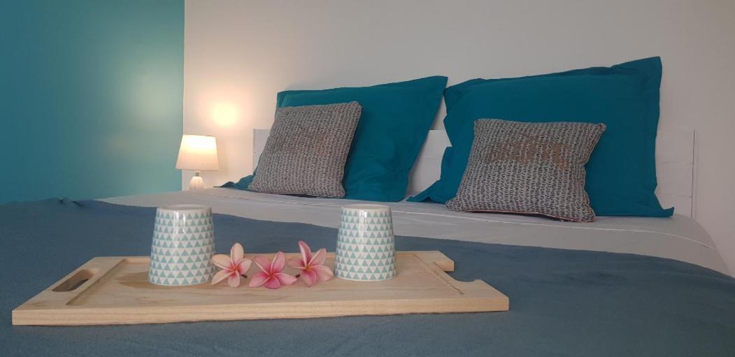 Tres Bel Appartement Avec Vue Mer, Acces Direct A La Plage Et Piscine Surveillee Saint-Francois  Zewnętrze zdjęcie